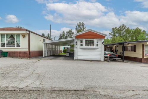 16-8266 King George Boulevard, Surrey, BC 