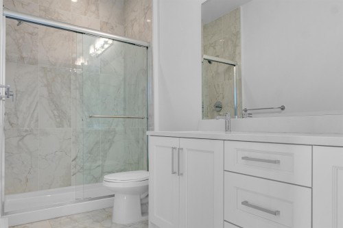 501-9983 Barnston Drive E, Surrey, BC 