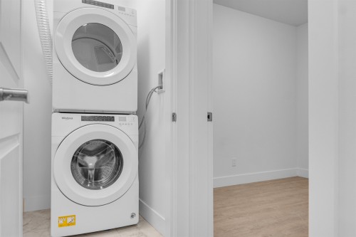 501-9983 Barnston Drive E, Surrey, BC 