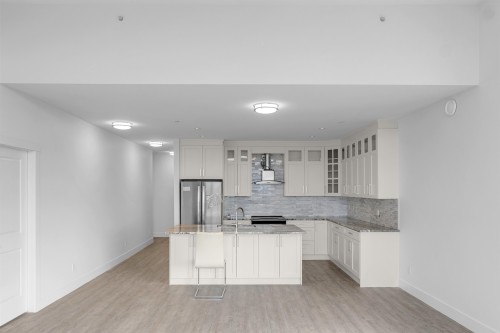 501-9983 Barnston Drive E, Surrey, BC 