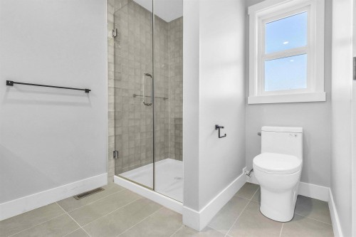 7686 196 Street, Langley, BC 