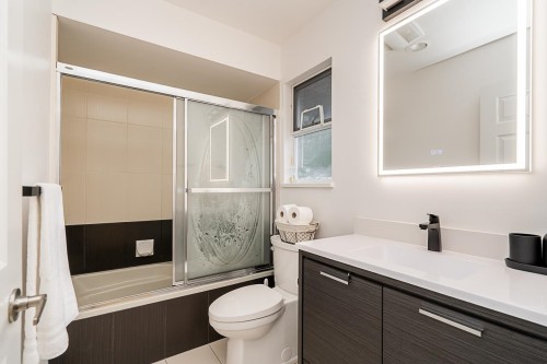 104-10538 153 Street, Surrey, BC 