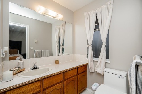 8045 164A Street, Surrey, BC 