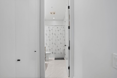 409-13929 105 Blvd, Surrey, BC 