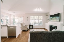 19-14877 33 Avenue  Surrey, BC V4P 3A3