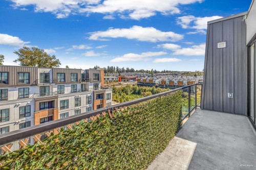 B601-20018 83A Avenue, Langley, BC 