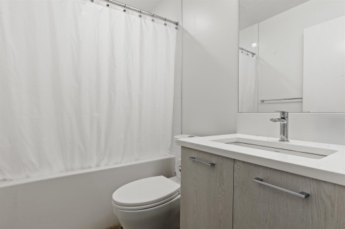 206-10777 138 Street, Surrey, BC 