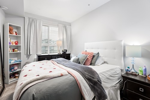 302-5486 199A Street, Langley, BC 