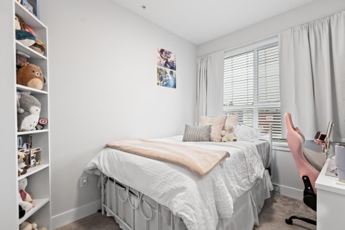 302-5486 199A Street, Langley, BC 