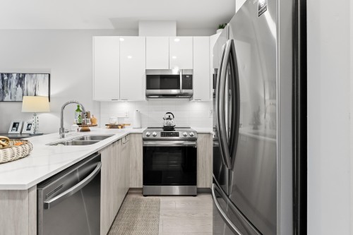 302-5486 199A Street, Langley, BC 