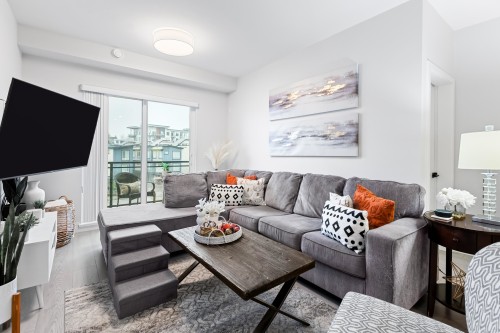 302-5486 199A Street, Langley, BC 