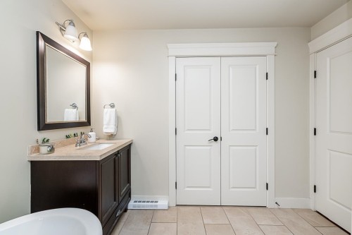 107-19530 65 Avenue, Surrey, BC 