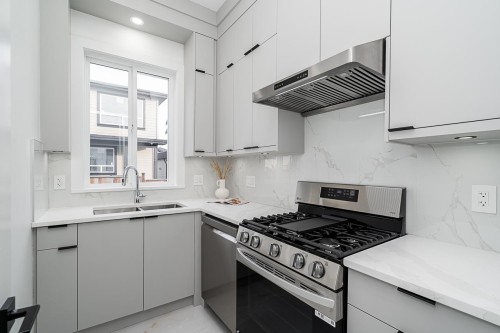 7128 204 Street, Langley, BC 