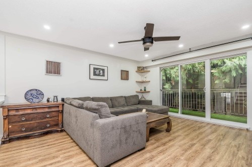 17-33293 Bourquin Crescent E, Abbotsford, BC 