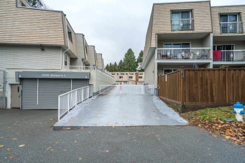17-33293 Bourquin Crescent E, Abbotsford, BC 