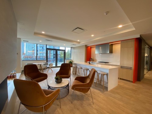 403-10448 University Drive, Surrey, BC 