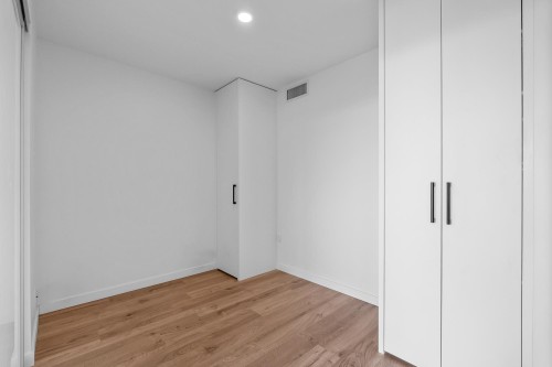 403-10448 University Drive, Surrey, BC 