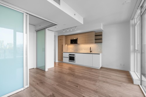 403-10448 University Drive, Surrey, BC 