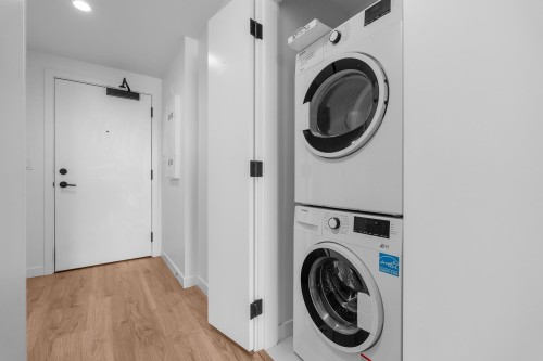 403-10448 University Drive, Surrey, BC 