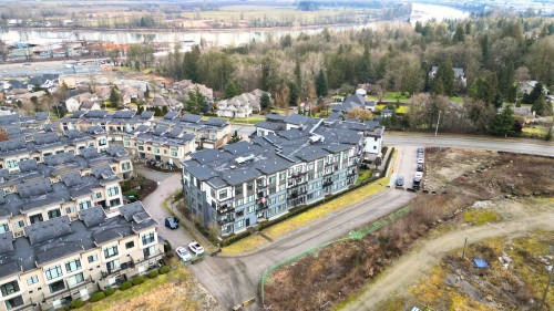 103-9983 Barnston Drive E, Surrey, BC 