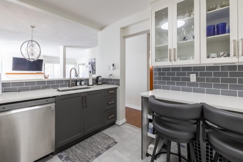 217-15275 19 Avenue, Surrey, BC 