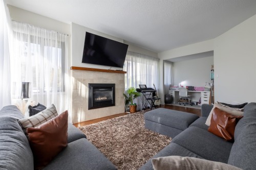 217-15275 19 Avenue, Surrey, BC 