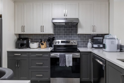 217-15275 19 Avenue, Surrey, BC 