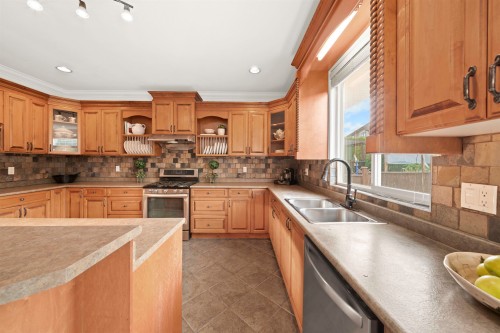 6353 166 Street, Surrey, BC 