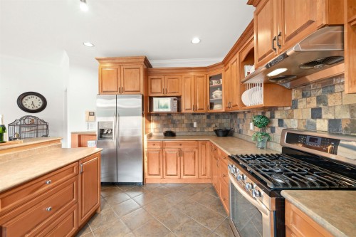 6353 166 Street, Surrey, BC 