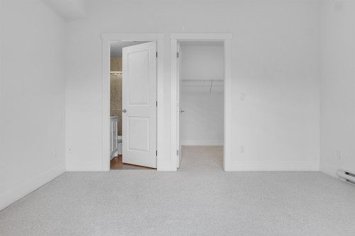 204-9983 Barnston Drive E, Surrey, BC 