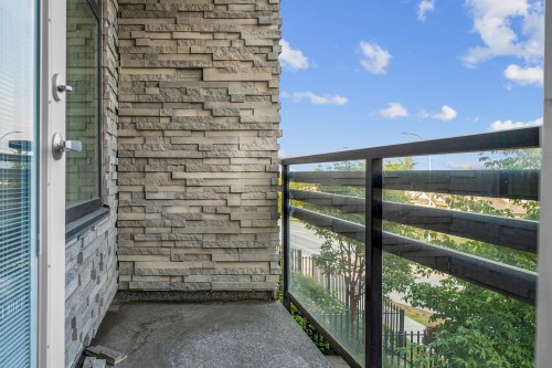 204-9983 Barnston Drive E, Surrey, BC 