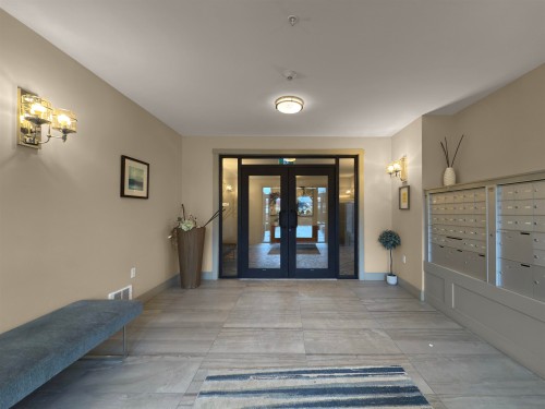 204-9983 Barnston Drive E, Surrey, BC 