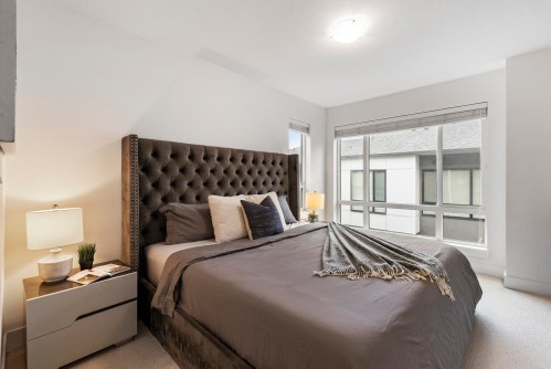 79-16433 19 Avenue, Surrey, BC 