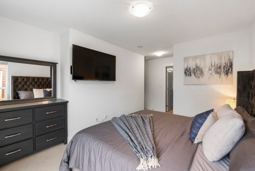 79-16433 19 Avenue, Surrey, BC 