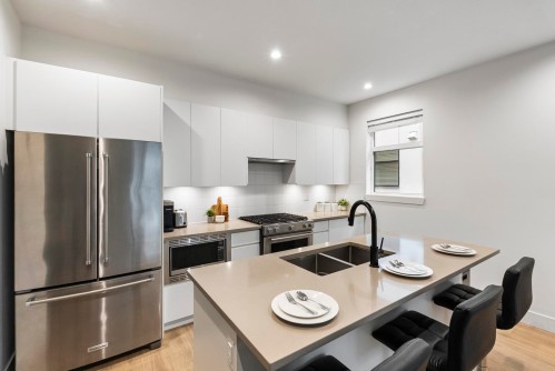 79-16433 19 Avenue, Surrey, BC 