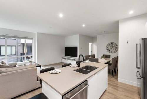 79-16433 19 Avenue, Surrey, BC 