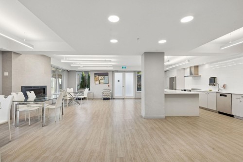 124-10838 Whalley Boulevard, Surrey, BC 