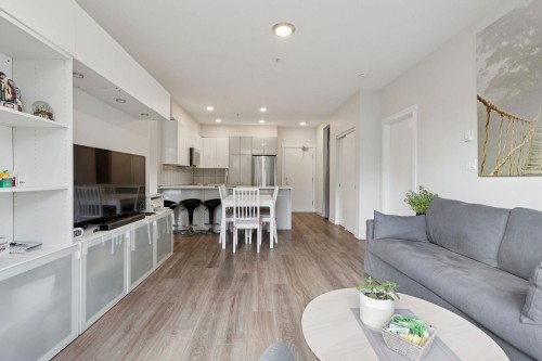 124-10838 Whalley Boulevard, Surrey, BC 