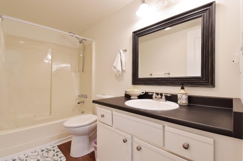 215-5379 205 Street, Langley, BC 