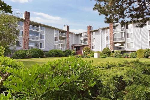 215-5379 205 Street, Langley, BC 