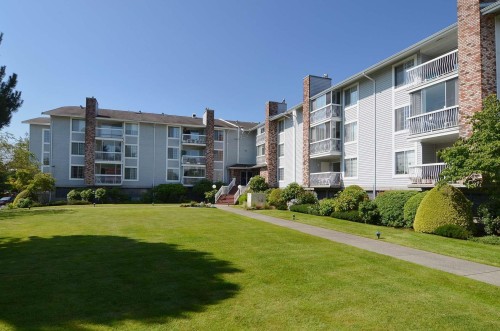 215-5379 205 Street, Langley, BC 