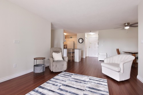 215-5379 205 Street, Langley, BC 