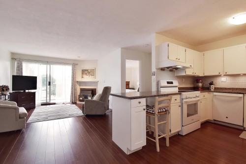 215-5379 205 Street, Langley, BC 