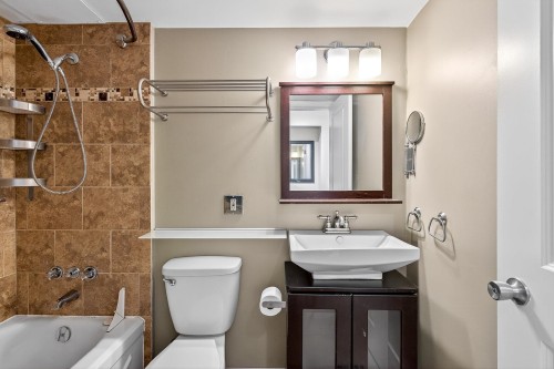 213-1850 Southmere Crescent E, Surrey, BC 