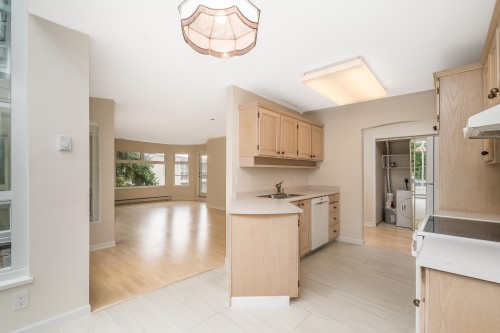 505-1220 Fir Street, White Rock, BC 