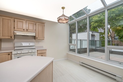 505-1220 Fir Street, White Rock, BC 