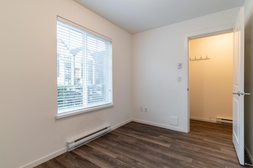 82-16678 25 Avenue, Surrey, BC 