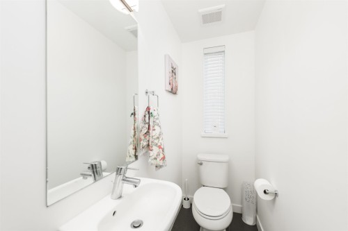 82-16678 25 Avenue, Surrey, BC 