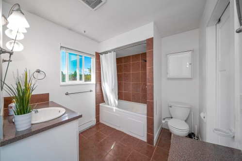 2116 Winston Court, Langley, BC 