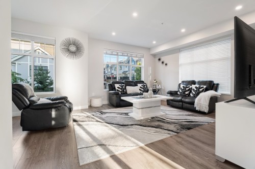 17-20327 72B Avenue, Langley, BC 